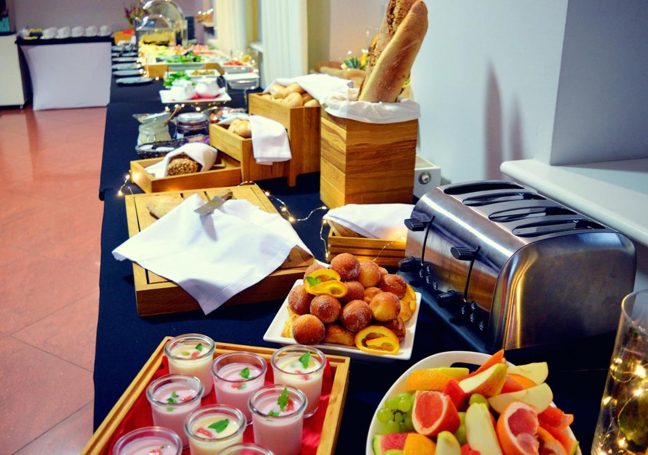 Tailor Hotel Sport & Conference Моронґ Екстер'єр фото