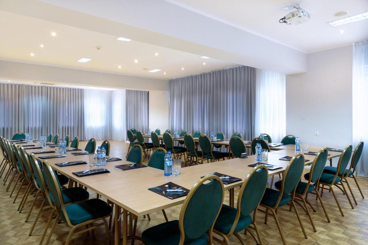 Tailor Hotel Sport & Conference Моронґ Екстер'єр фото